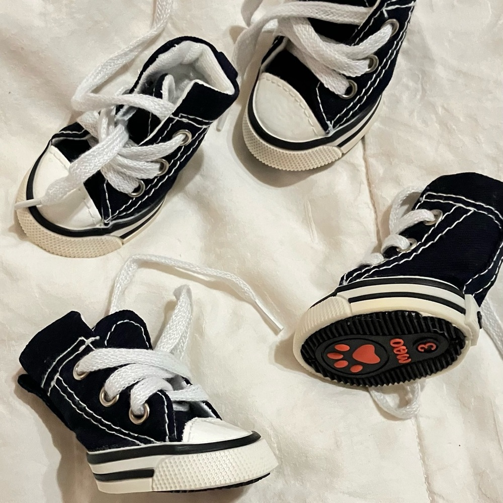 Small size pet shoes. Brand new